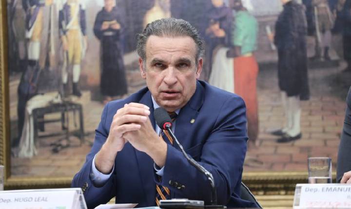 Comissão aprova proposta de recolocação de município e estado nas placas dos carros