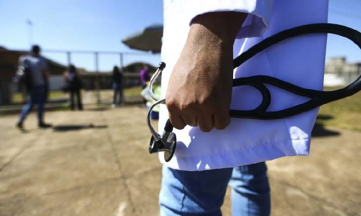 Comissão mista pode votar nesta quinta parecer sobre obrigatoriedade de exame para exercício da medicina