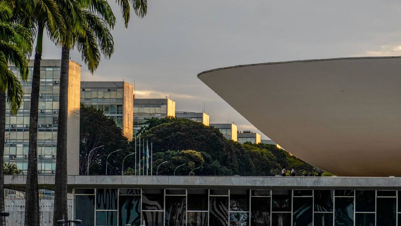 Congresso se aproxima do recesso sem votar PEC 6x1 e PL da Misoginia