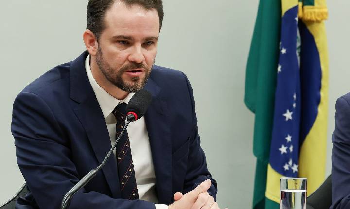 Durigan: dívida do Brasil é menor do que a de grandes economias