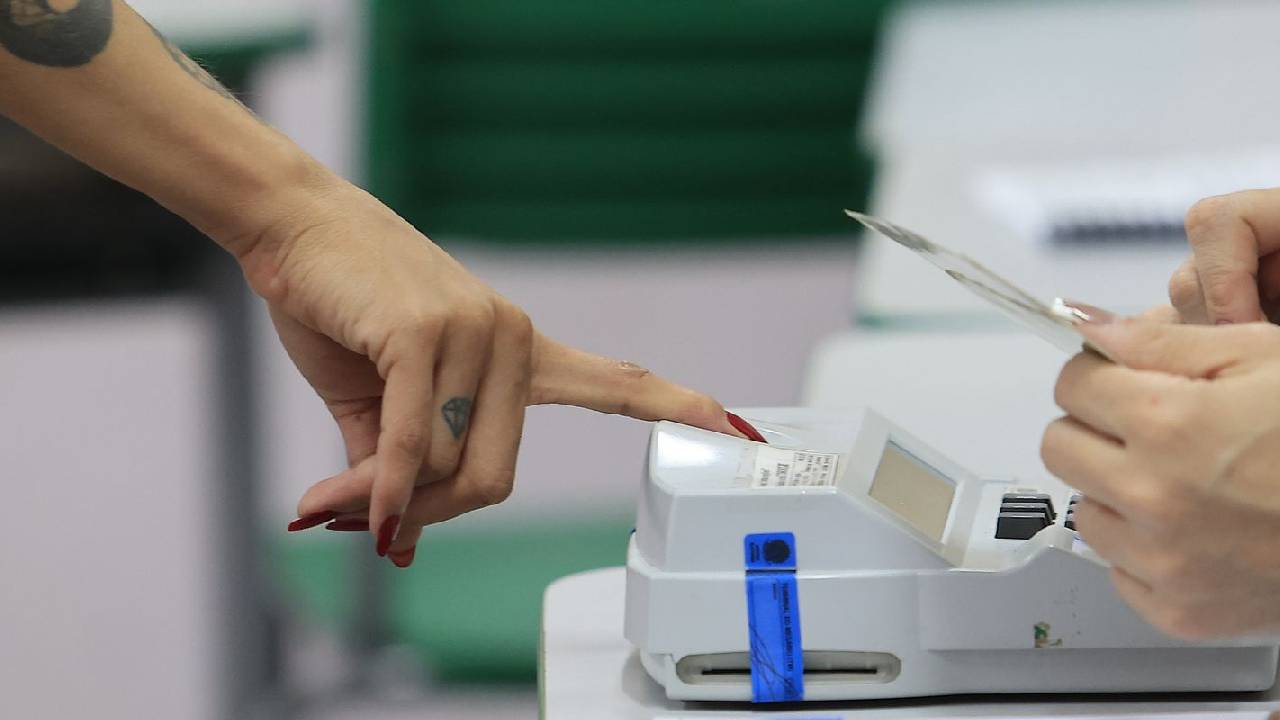 Lula cresce em número de votos em todos os estados; Flávio recuou em 6