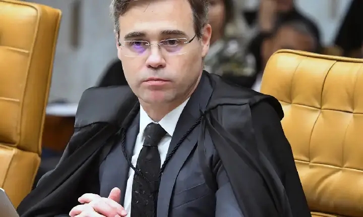 Mendonça diz ter divulgado todo conteúdo disponível no caso Master