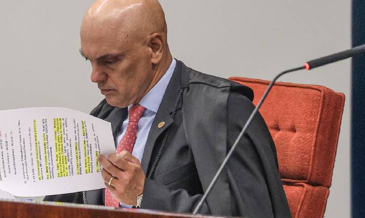 Moraes cobra ação do governo brasileiro para extradição de Zambelli