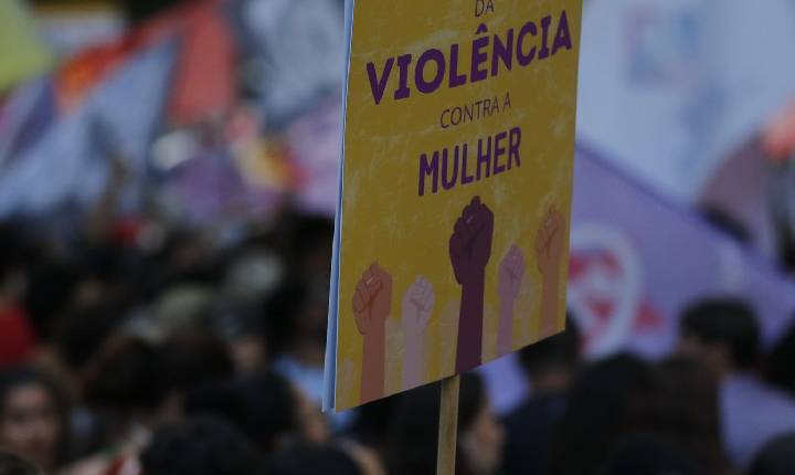 Plataformas vão informar canais de denúncia de violência contra mulher