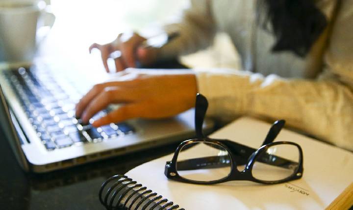 Programa oferece cursos gratuitos sobre IA para professores
