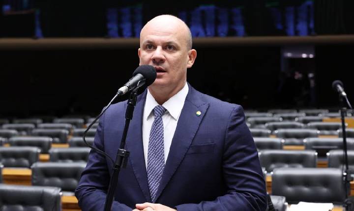 Projeto atualiza lei do crime de perseguição para detalhar condutas digitais