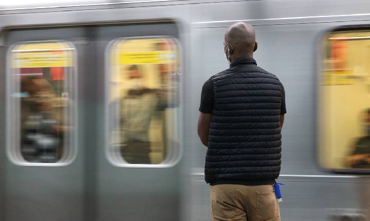 SP: greve na CPTM paralisa parcialmente três linhas de trens