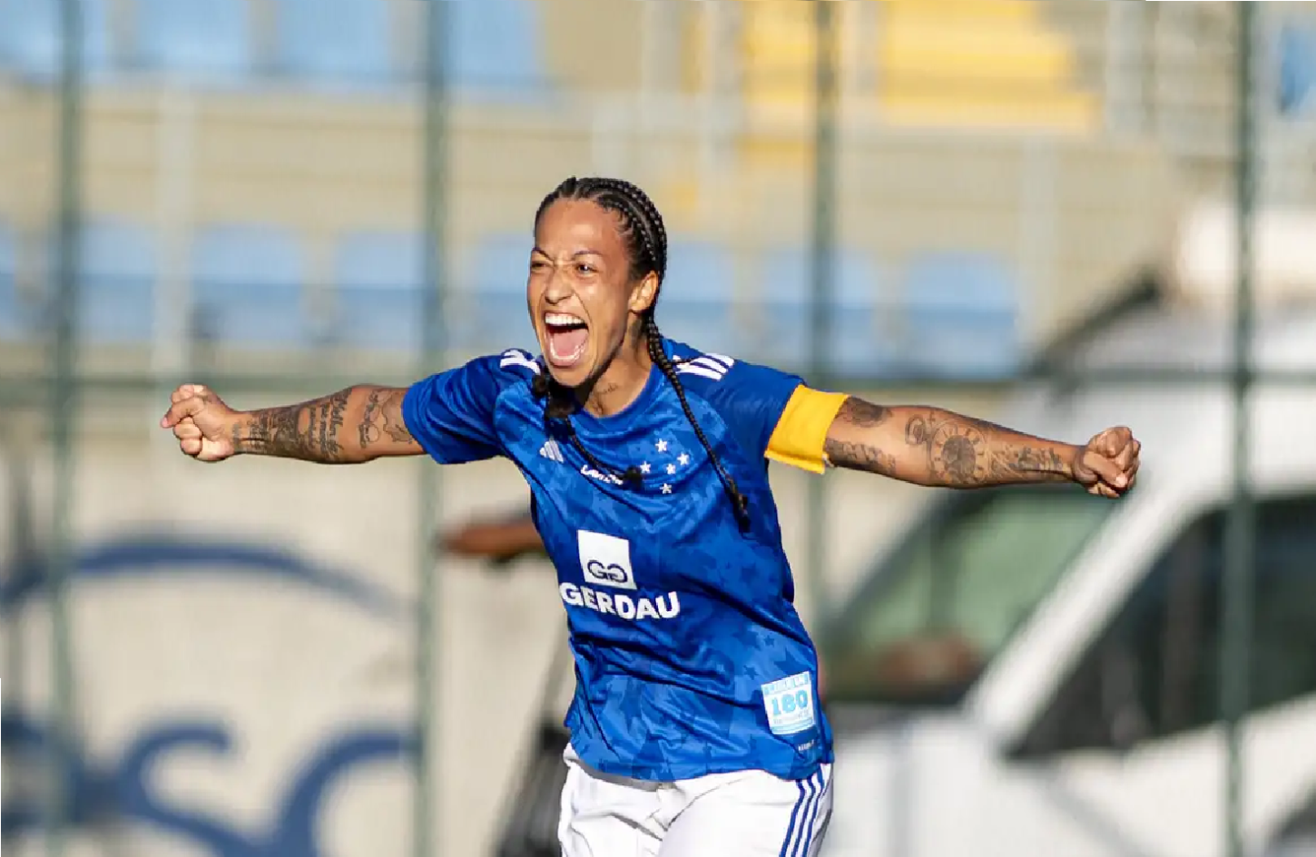 Byanca Brasil comanda goleada do Cruzeiro sobre o Atlético-MG