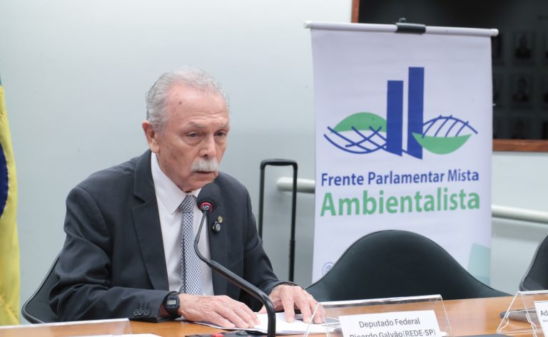 Governo relata dificuldades em acordo global para controle da poluição dos plásticos