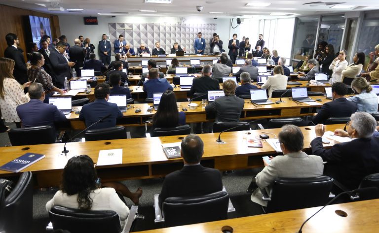 Relatório da CPMI do INSS será lido e pode ser votado nesta sexta