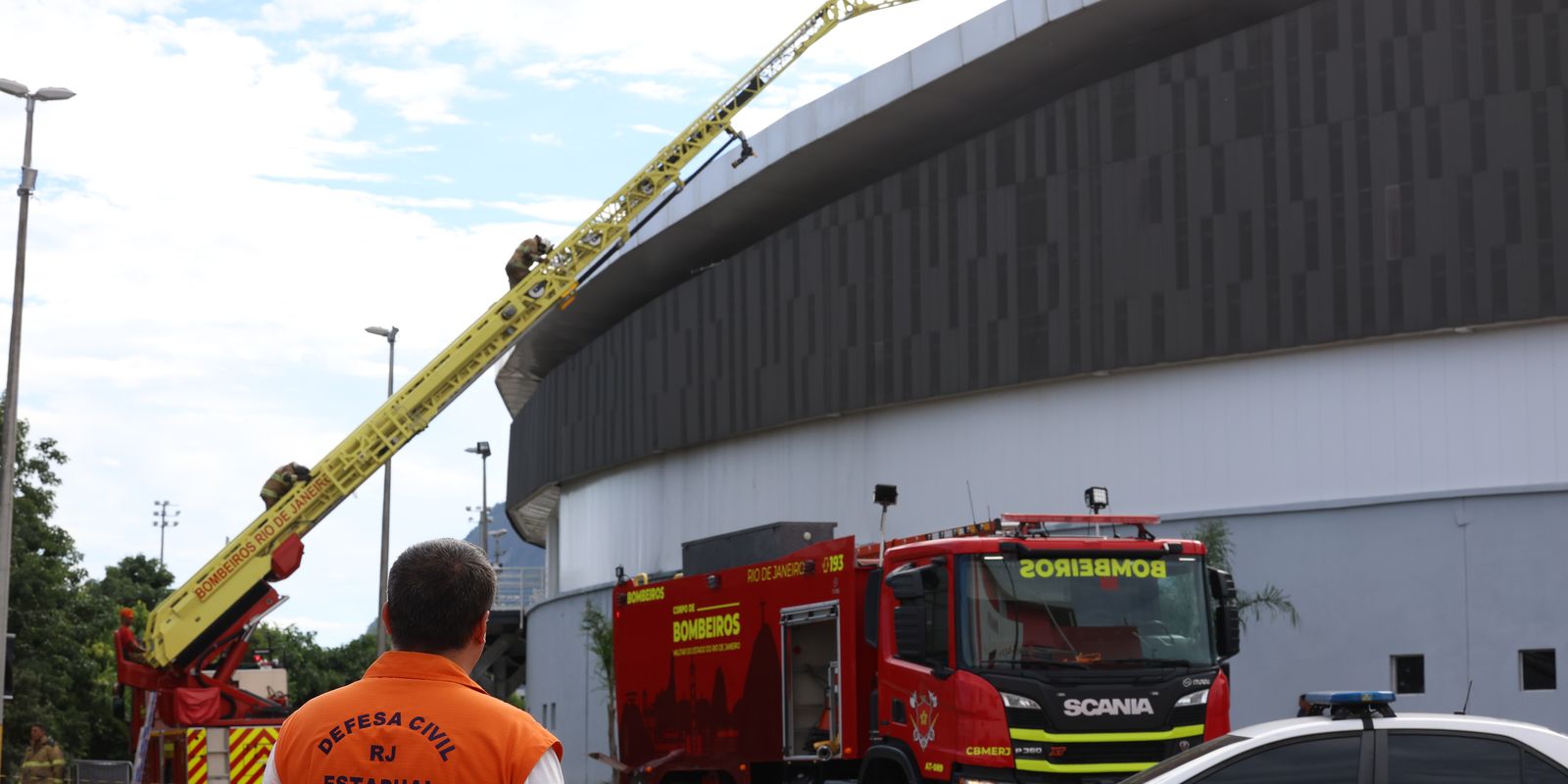 Incêndio no Velódromo do Rio é controlado; pista não teve impacto